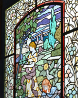 Detall del vitrall de la Maternitat d'Elna